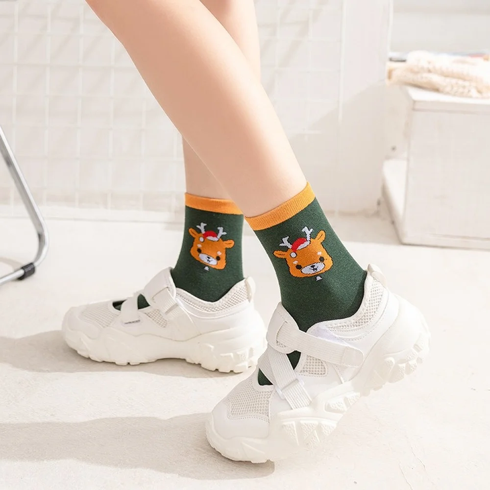 6 Pairs New Autumn and Winter Middle Tube Women Socks Fashion Cotton Cute Santa Claus Elk Snowflakes Christmas Cartoon Socks