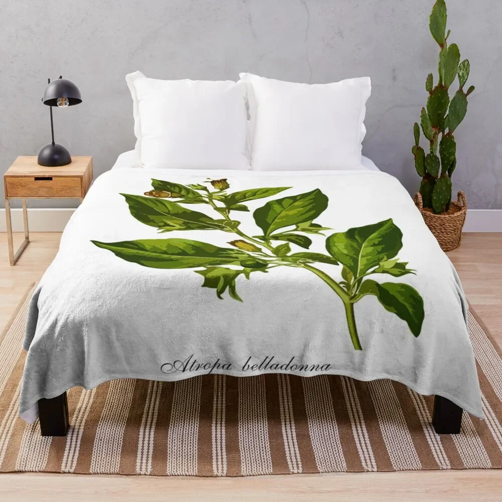 Черная смертоносная ночнушка (Атропа Белладонна) плед на диван очень большие