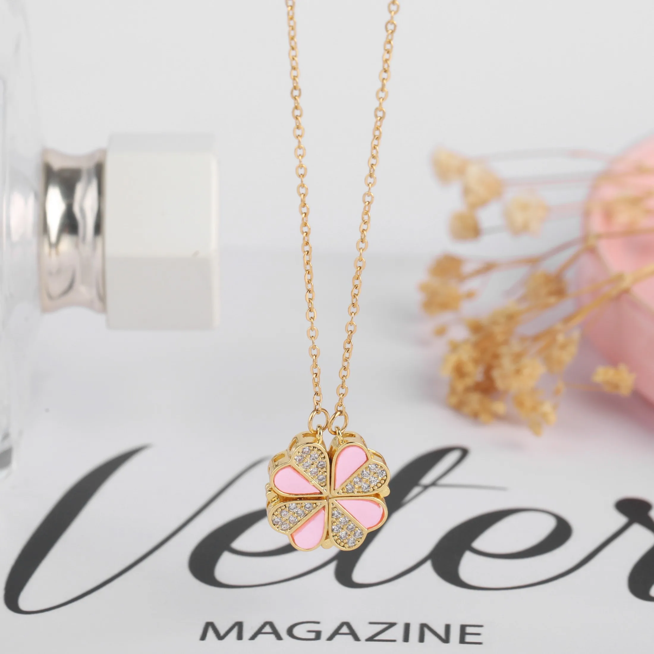 

2023 Magnetic Golden Stainless Steel Neck Chain Ladies Heart Shaped Clover Necklace Lucky 4 In 1 Love Pendant Jewelry Gift
