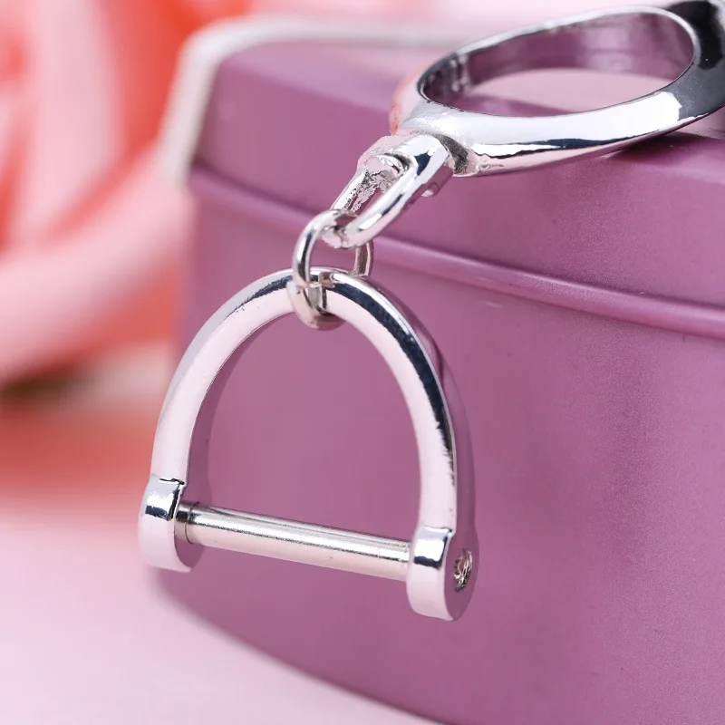 

Keychains Horseshoe Clasp Circle Fobs Ins Popular Lovely Cute Metal Accessories Key Chain Cloth Handbag Cartoon Keyring Gifts