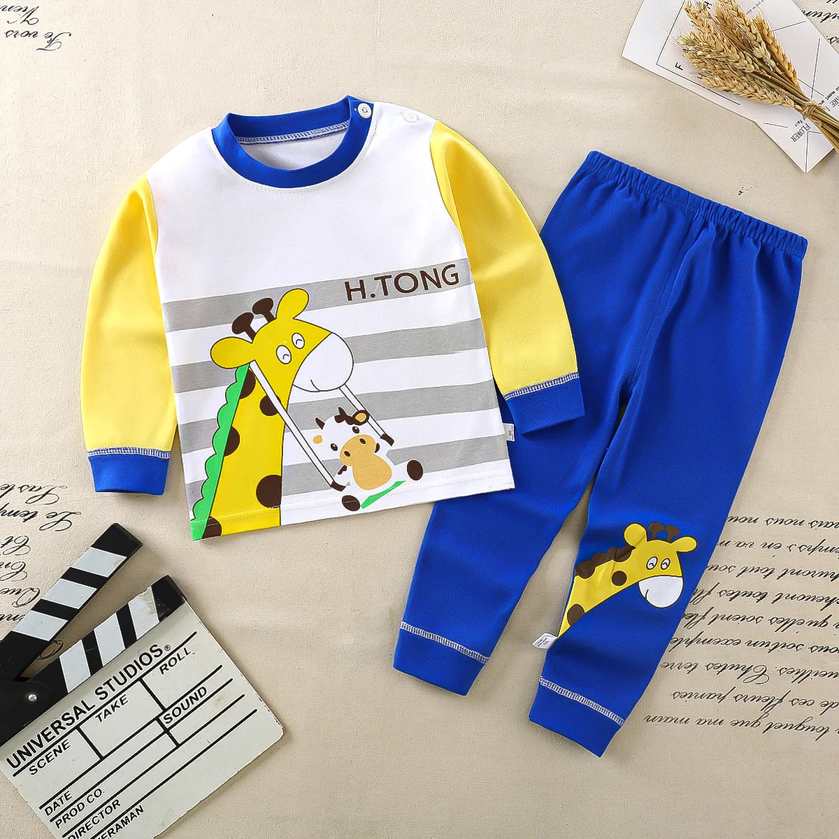

2Pcs Children Autumn Cotton Tracksuit Long Sleeves Pullover +Long Pants for Girls And Boys giraffe Print 1-8Y Clothes Set