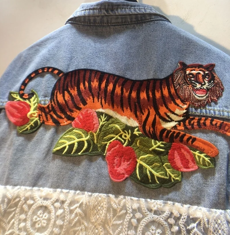 Женская джинсовая куртка с вышивкой Повседневная Свободная из джинсовой ткани