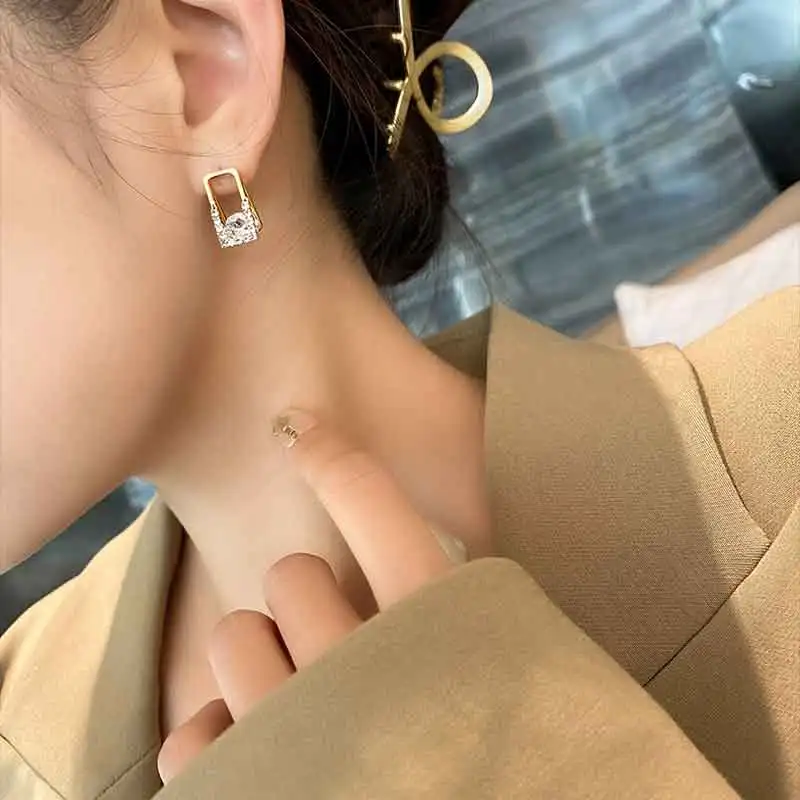

2022 New Autumn and Winter Women Fashion S925 Silver Needle Square Copper Alloy Zircon Stud Earrings Gold Earrings Jewelry Gifts