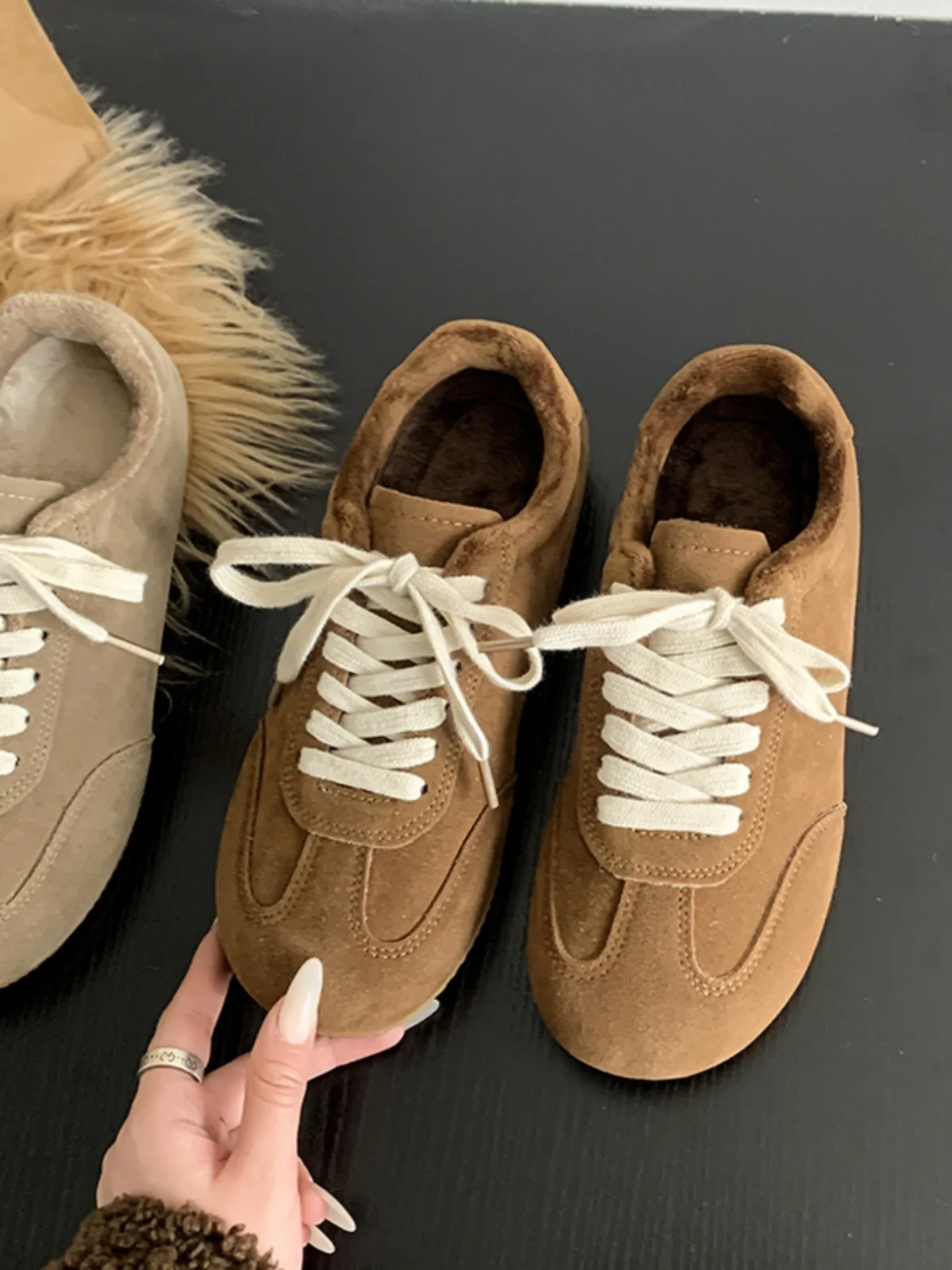 Женские туфли на плоской подошве с неглубоким ртом универсальные повседневные