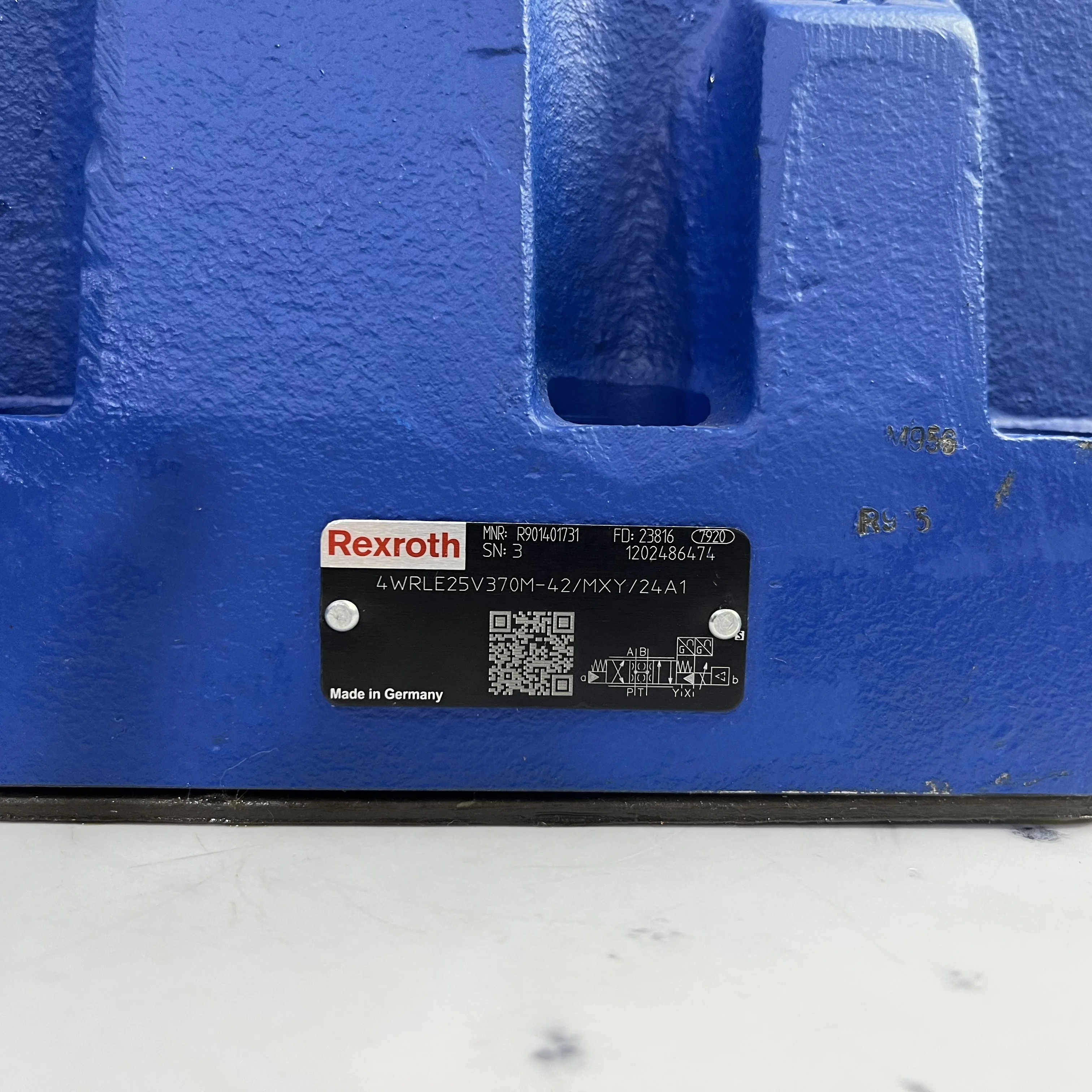Пропорциональный распределительный клапан 4WRLE rex 4WRLE25V370M-42/MXY/24A1