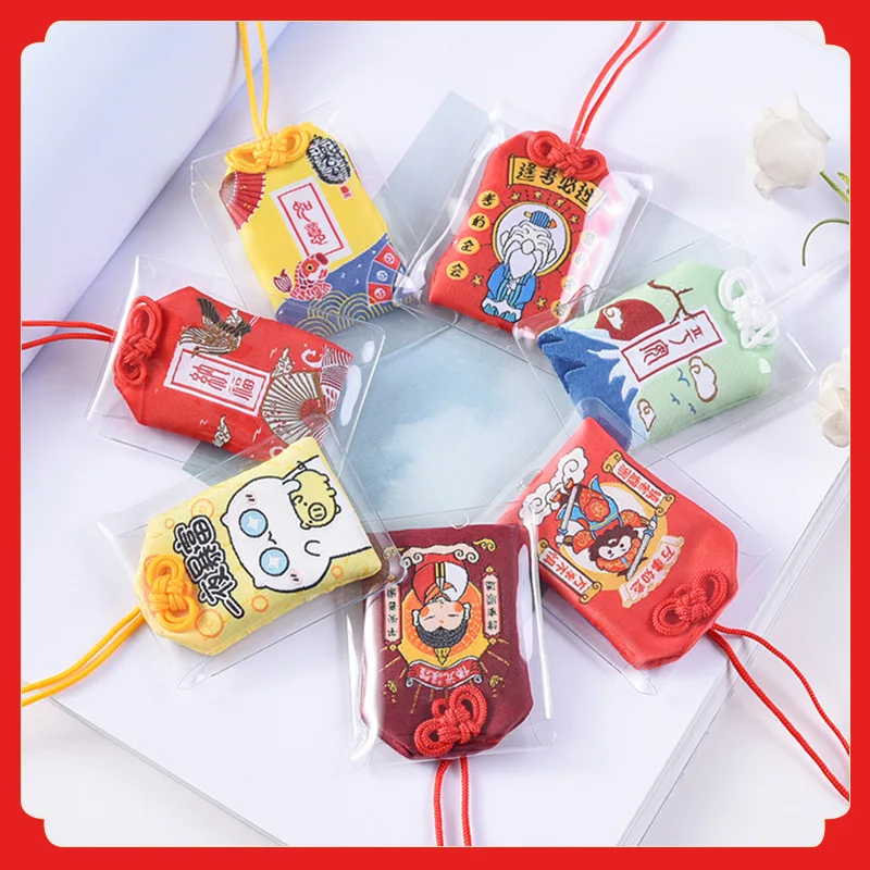 Японская красная сутекина Omamori с пожеланиями для успеха в любви безопасности и