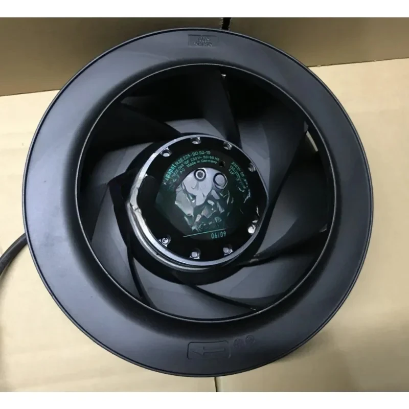 Внешний вентилятор/19/51/12/40/10/36 230V