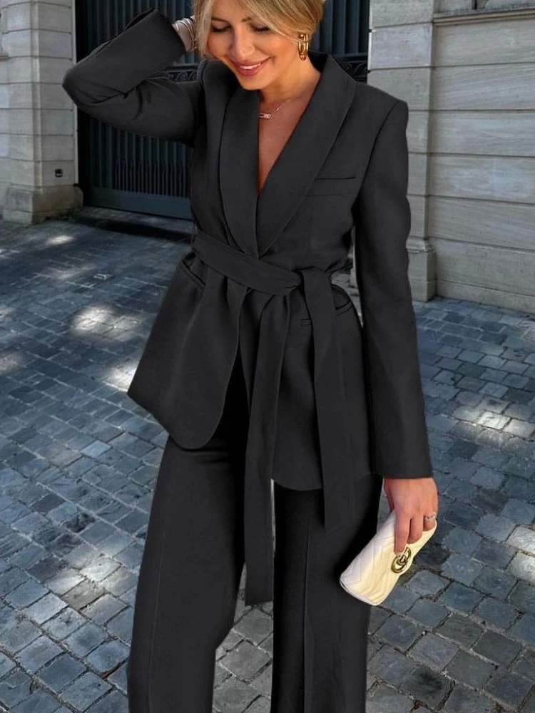 Современные женские костюмы из 2 предметов