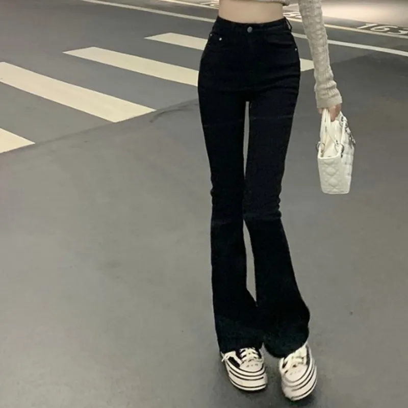 

Длинные однобортные узкие джинсы с высокой талией