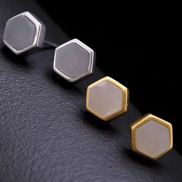 

Женские серьги-гвоздики из серебра 925 пробы, с шестигранным узором