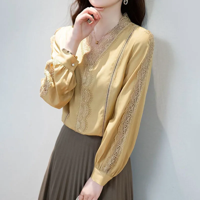 

V-Neck Lace Spliced Elegant Women's Blouse Spring Autumn All-match Long Sleeve Fashion Solid Color Pullovers Shirt for Female