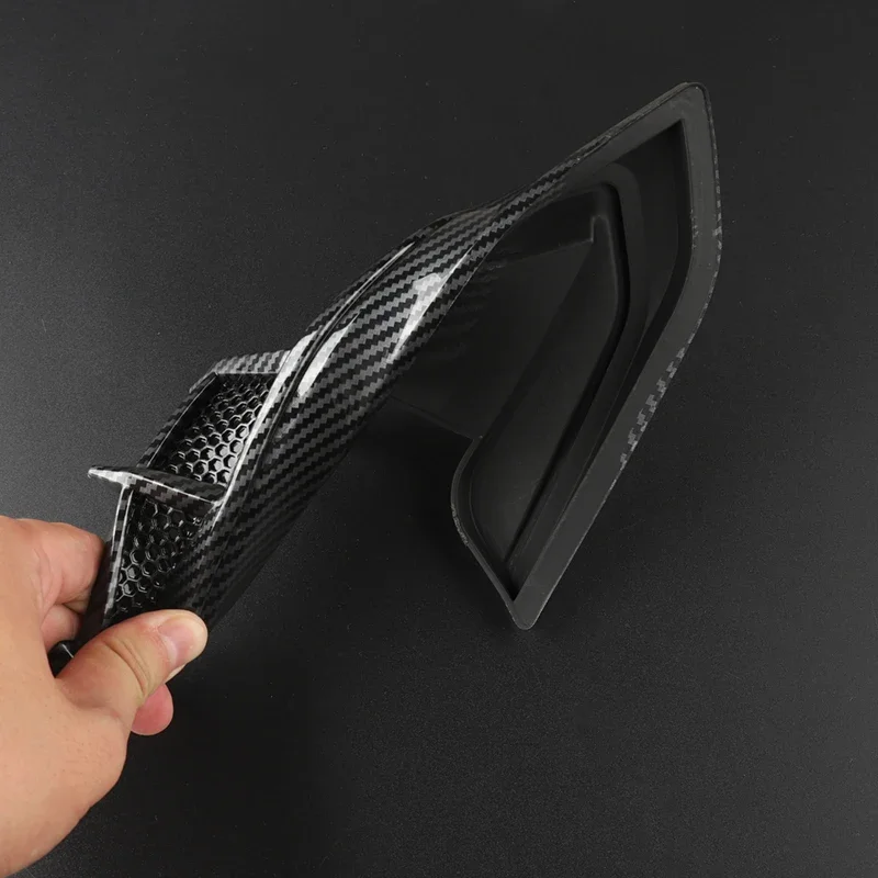 Черное автомобильное крыло боковые вентиляционные отверстия воздухозаборное