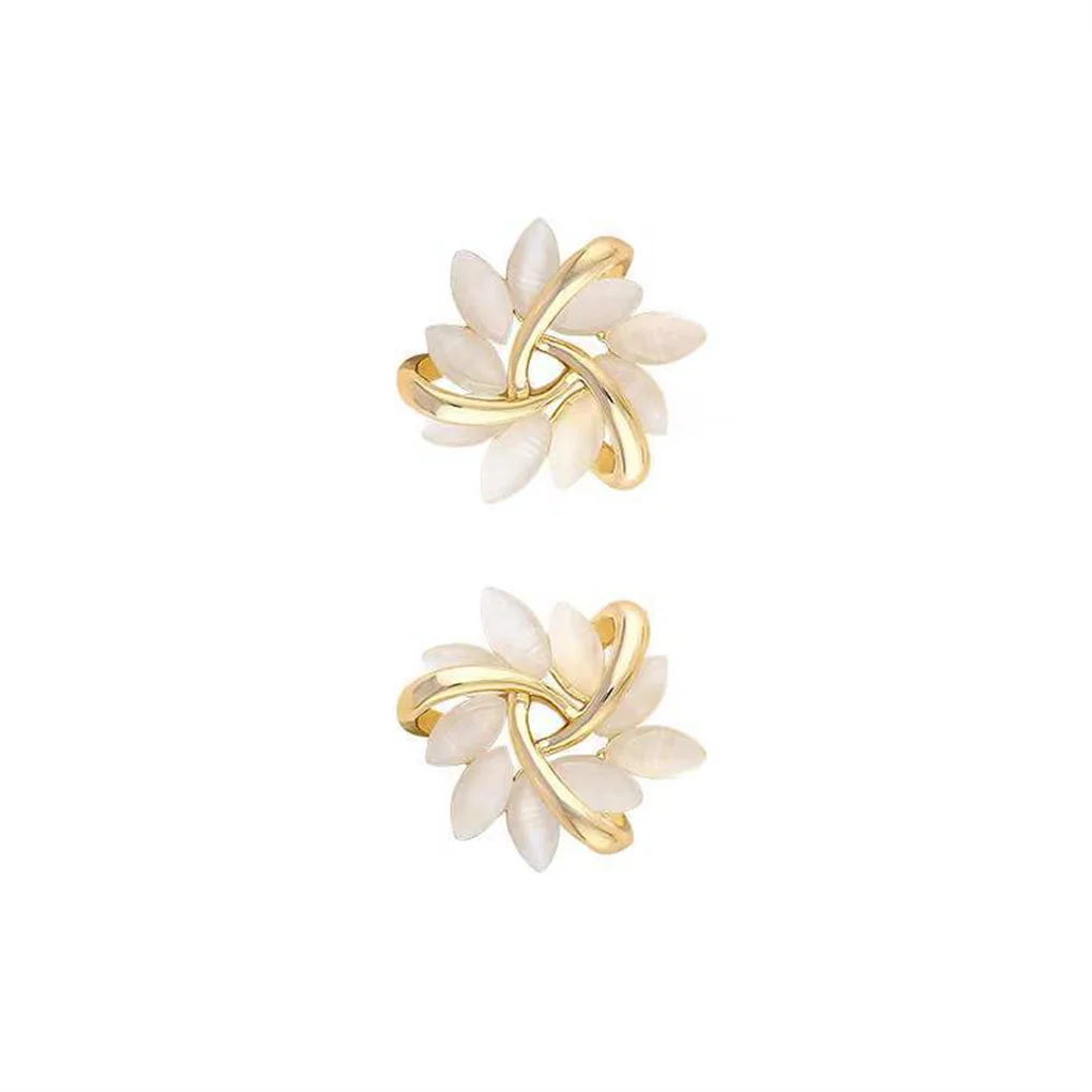 

Серьги-гвоздики в виде цветка, 1 пара