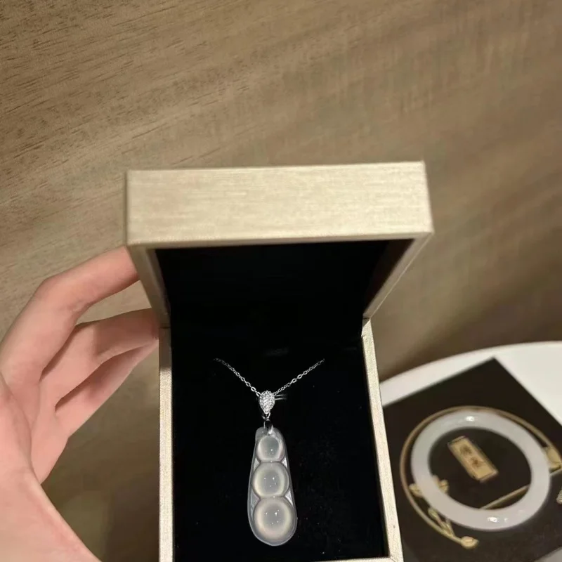 Оптовая продажа натуральный высокий лед Мадагаскарский Агат халцедон агат