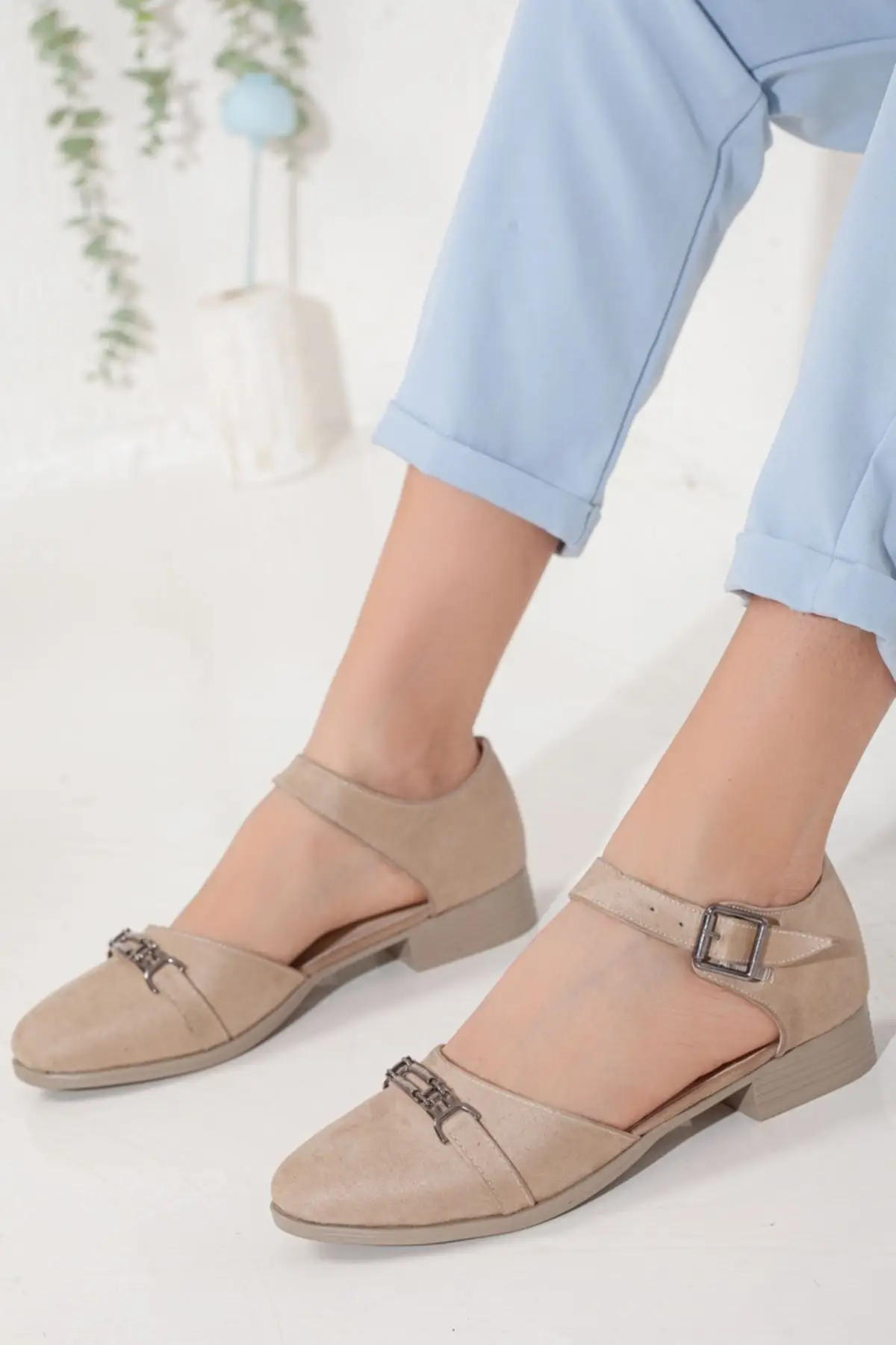 

Women Flats Shoes Forehead Buckle Detailed Suede Fashion Flats For Ladies Casual Shoes Elegant Flat Summer Footwear