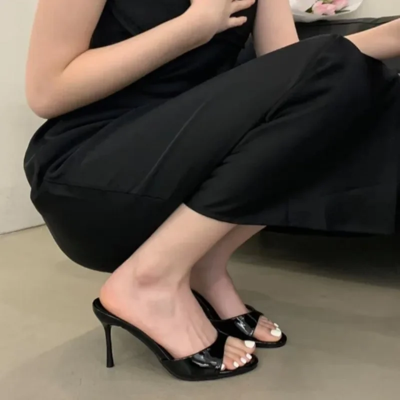 Фото 2025 Patent Leather Women Slippers Heeled Sandals Fashion Round Open Toe Thin High Heels Mules Slides Summer Party Dress Shoe №4