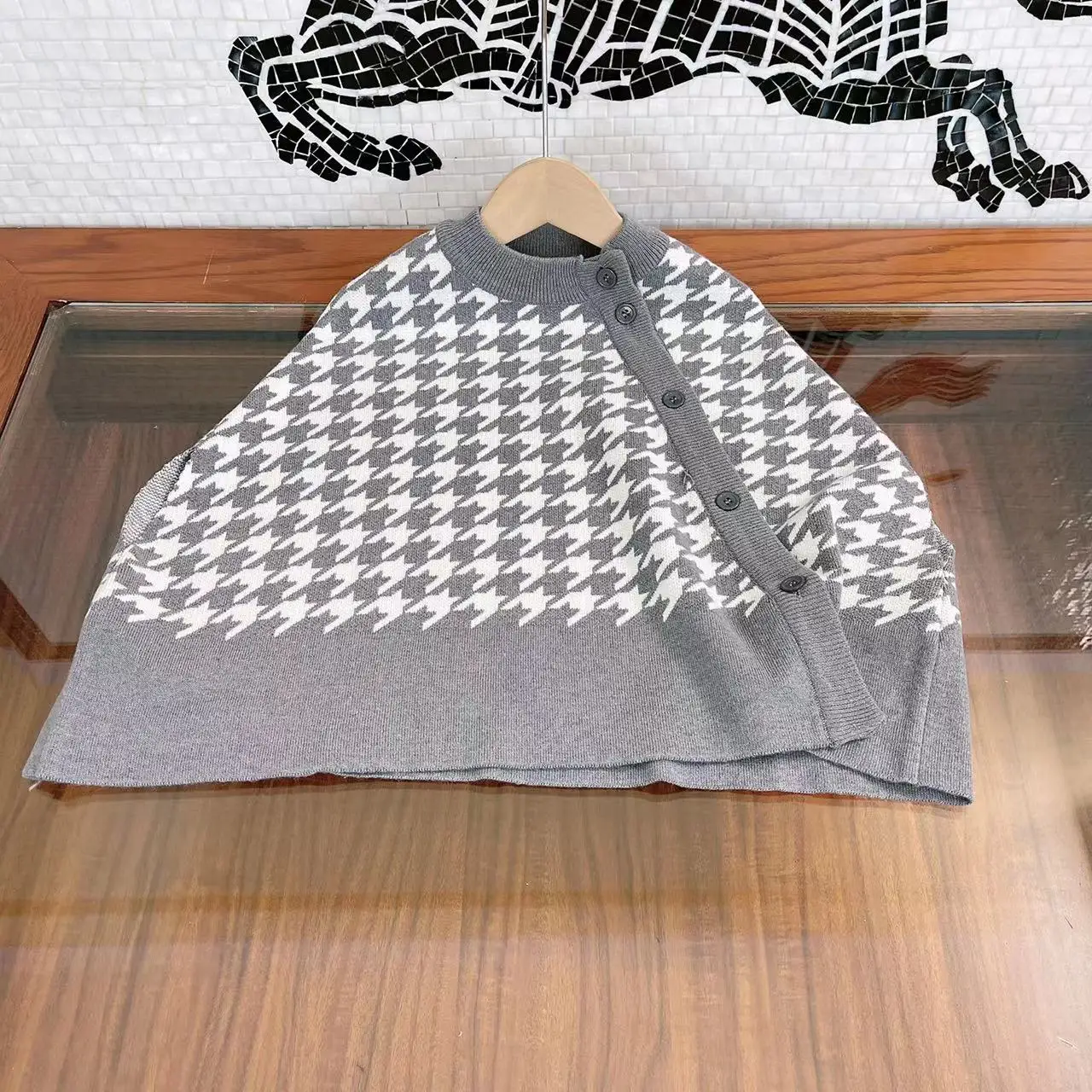 

Дизайнерская детская верхняя одежда для девочек, осень 2022, модная шерстяная накидка в клетку, свитер, пальто для маленьких девочек, накидка, ...