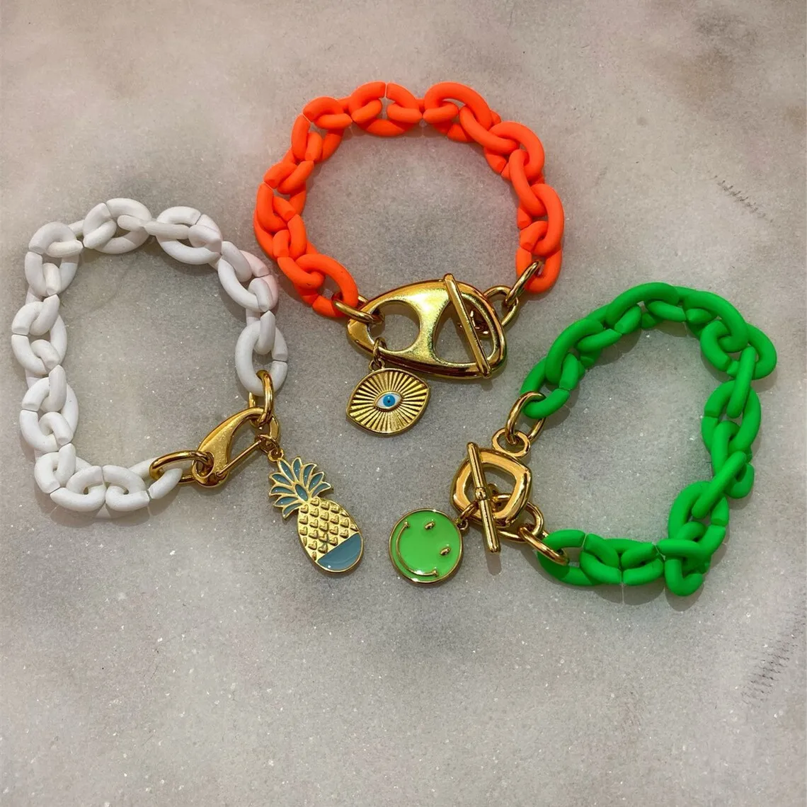 

2022 New Fashion Women Punk Colorful Oil Drip Pig Nose Evil Eyes OT Buckle Smiling Face Pineapple Pendant Resin Bracelet Jewerly