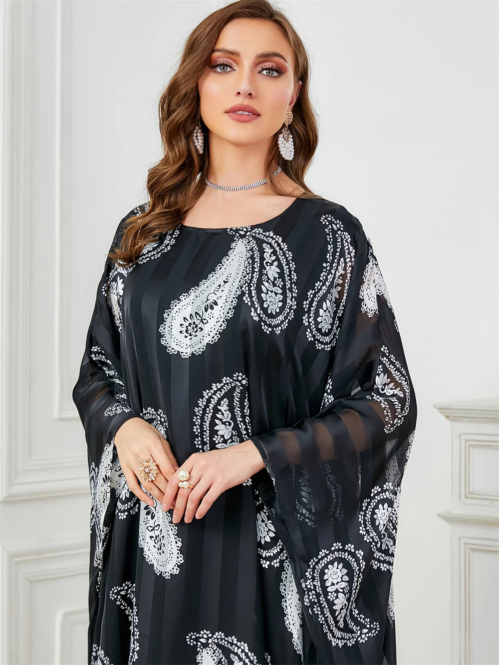 Новинка 2024 Черное макси-платье с рукавом летучая мышь роскошное мусульманское