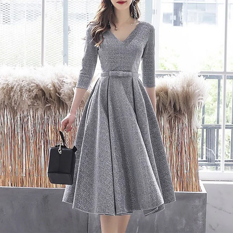 Благородное роскошное однотонное прямое элегантное платье три четверти с