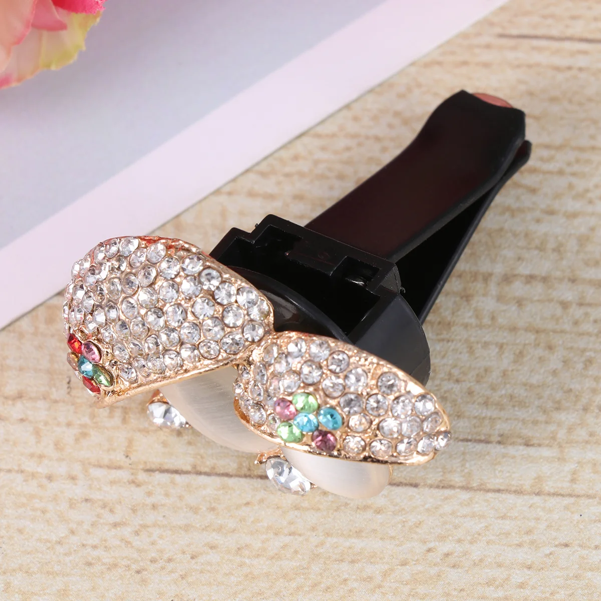 

Vent Clip Charms Diamond Car Perfume Automobile Decoration Air Purifier Aromatherapy Diffuser