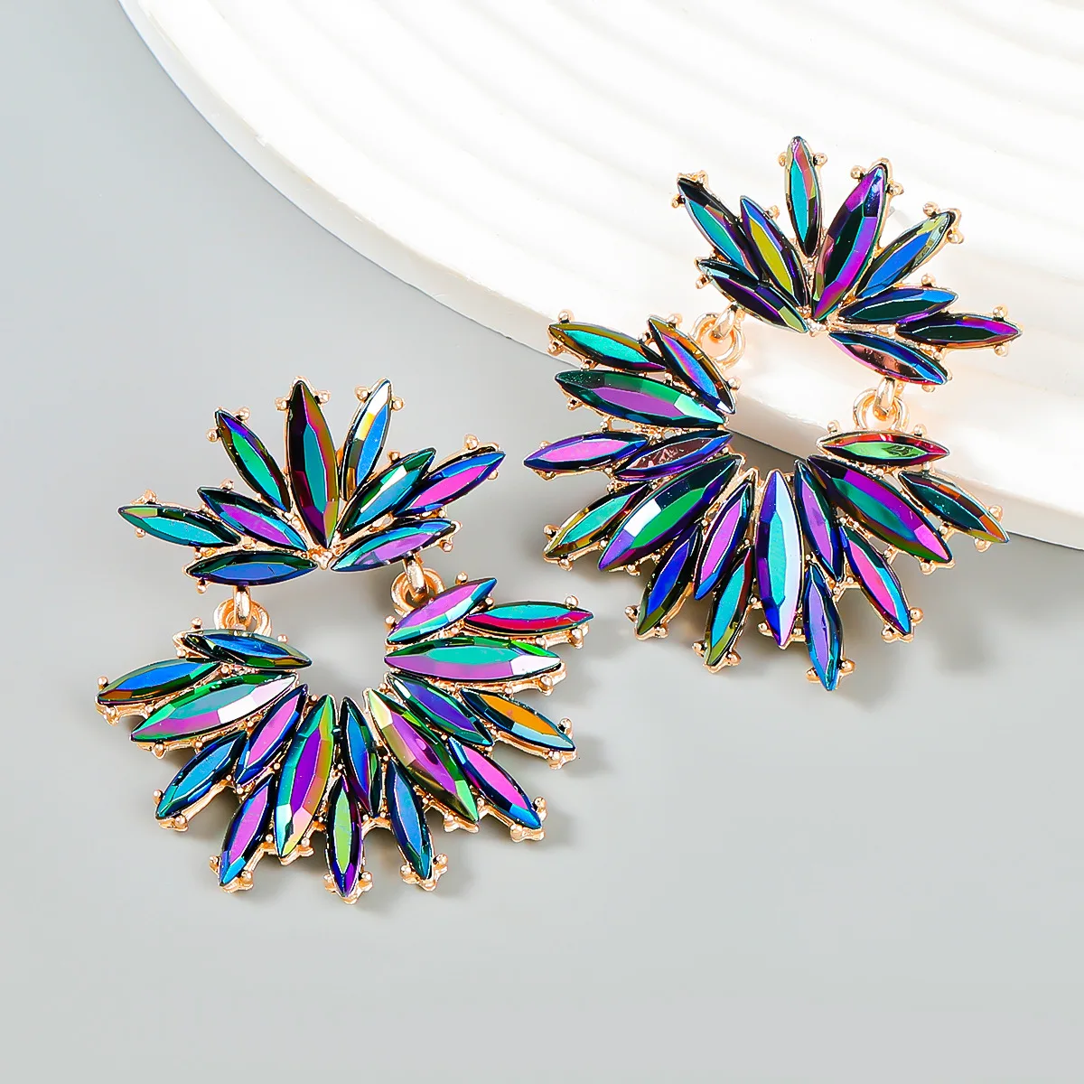 Luxury Irregular Crystal Flower Dangle Drop Earrings for Women High-quality Shiny Full Rhinestone Earrings Statement Jewelry