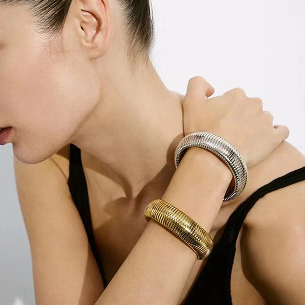 

Дизайнерское винтажное ювелирное изделие Chevalier Eon, Открытый браслет с подвесками для женщин, банкетная мода, Модная бижутерия