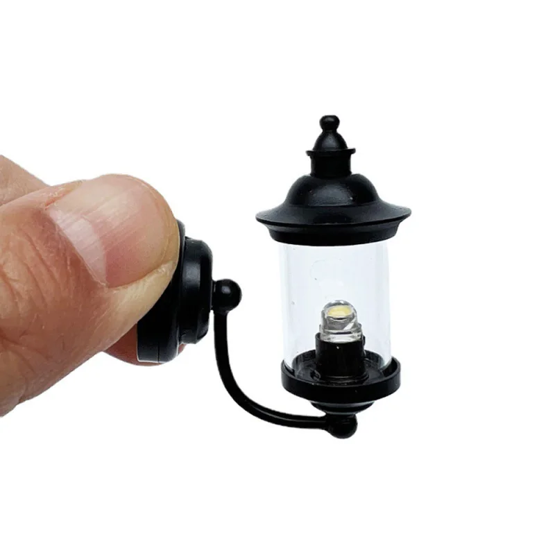 

1PC 1:12 Dollhouse Mini Model Ornaments Vintage Miniature Black Wall Lamp Outdoor Garden Decoration
