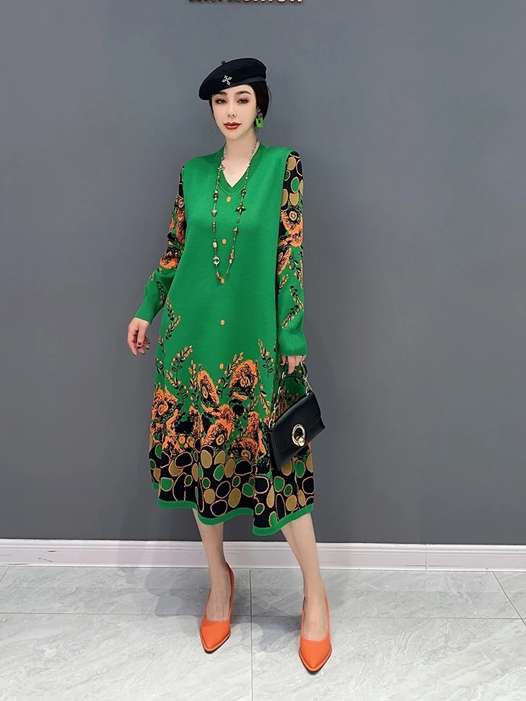 

SuperAen 2023 весеннее Новое корейское Свободное платье с v-образным вырезом ТРАПЕЦИЕВИДНОЕ трикотажное женское платье с принтом