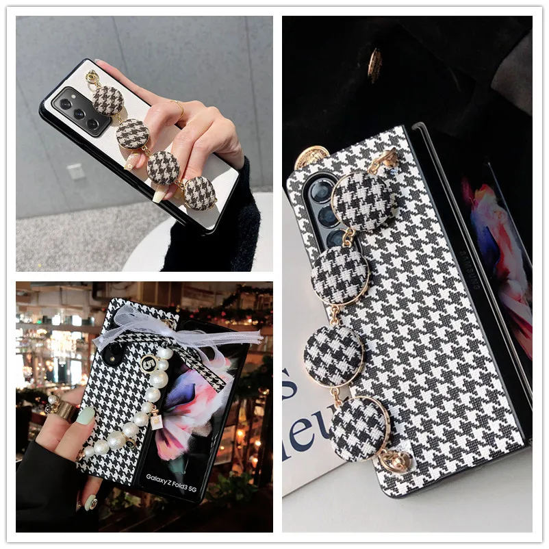 

Woman Lattice Pattern Cloth Bracelet Phone Cover For Samsung Galaxy Z Fold 3 5G ZFold 4 Houndstooth Printed PU Leather Hard Case