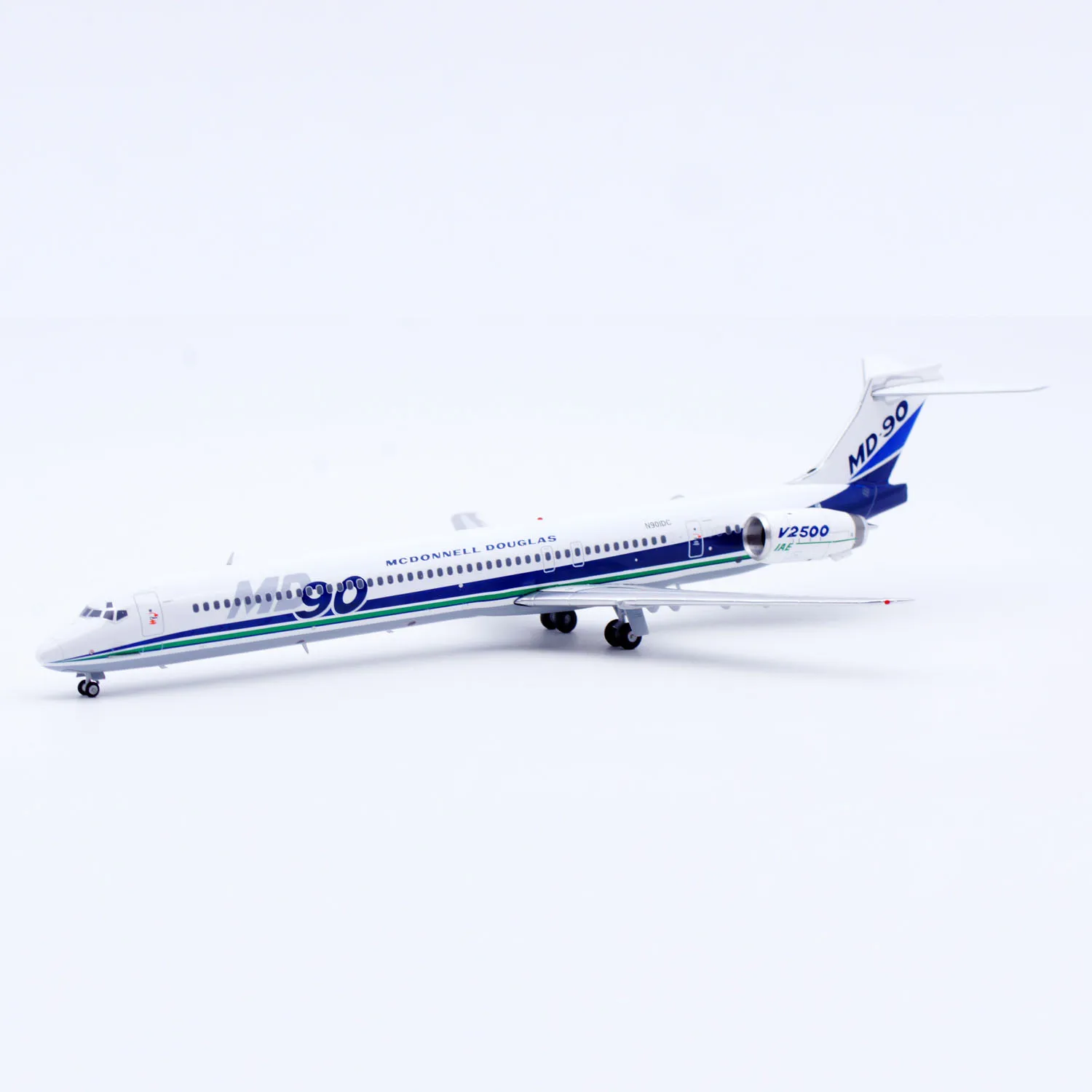 Фото LH2501 Коллекционный самолет из сплава в подарок JC Wings 1:200 MCDONNELL DOUGLAS MD-90 [цвет дома [ Литая под давлением модель самолета N901DC №5