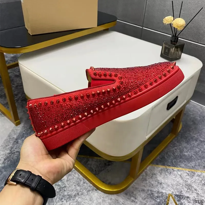 

Новая универсальная, красивая и удобная мужская обувь