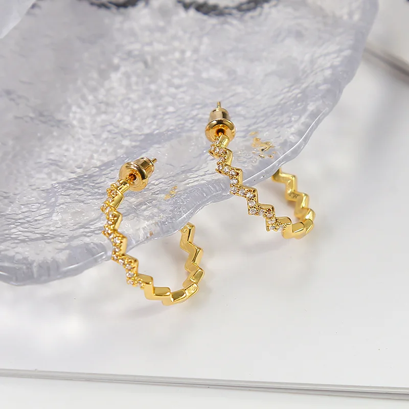 

KouCh 5 Pairs Water Wave Hoop Earrings Unique Jewelry On Ears Luxury Woman Zirconia Studs Circles Lady Dailywear Hoops Piercing