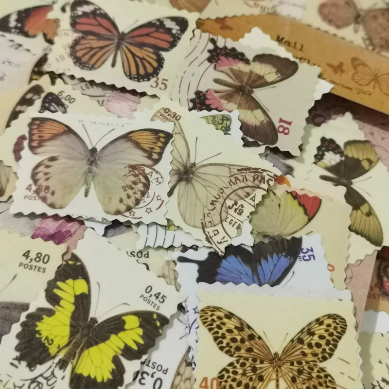 

Винтажные коллажи, бумажные наклейки в виде бабочек, декоративные материалы для рукоделия, канцелярские принадлежности, журнал
