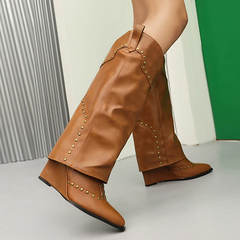 Сапоги до колена дышащие без застежки на плоской подошве с заклепками в