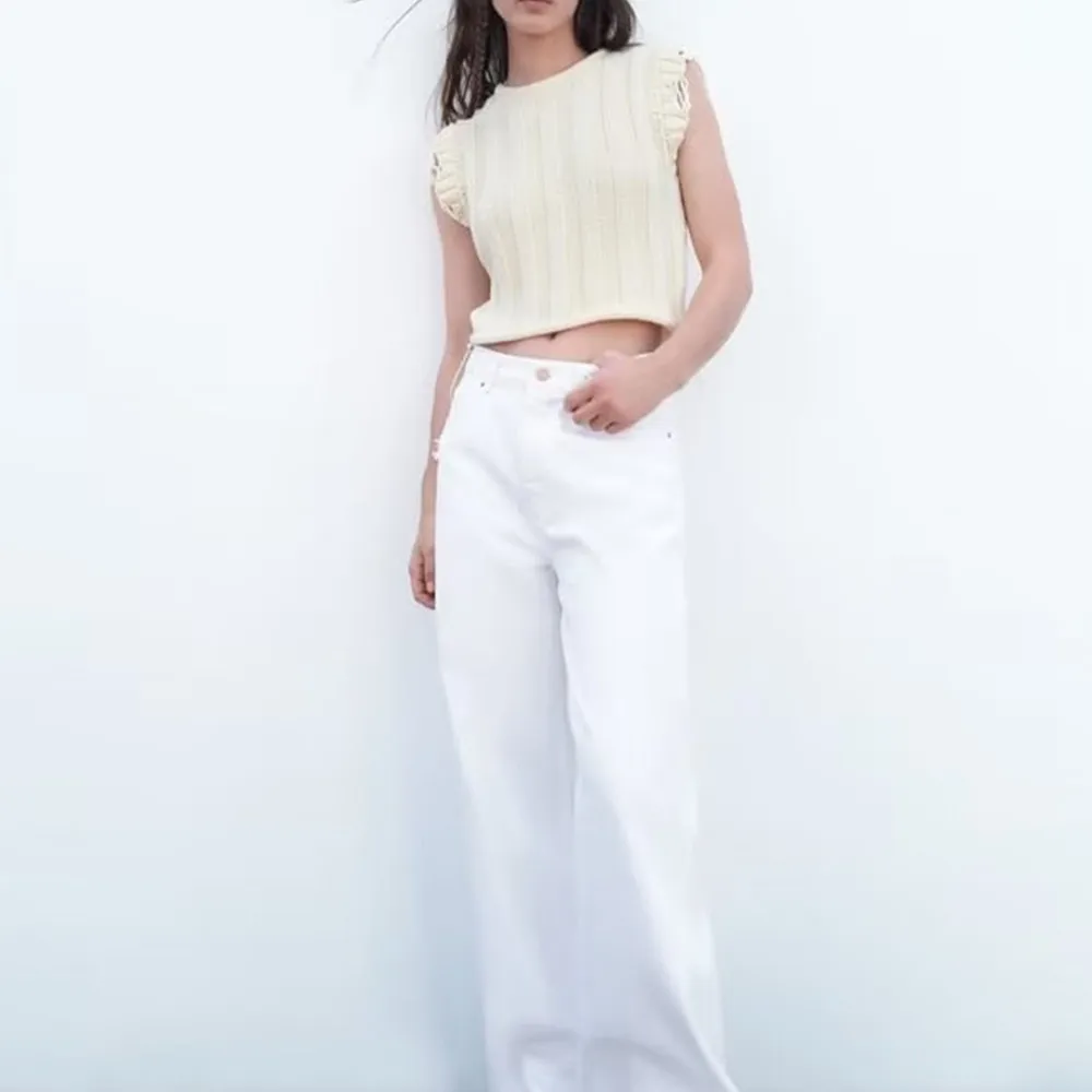 

COS LRIS Europe and the United States 2023 spring new women's retro fashion slim belt knitted top 2142077