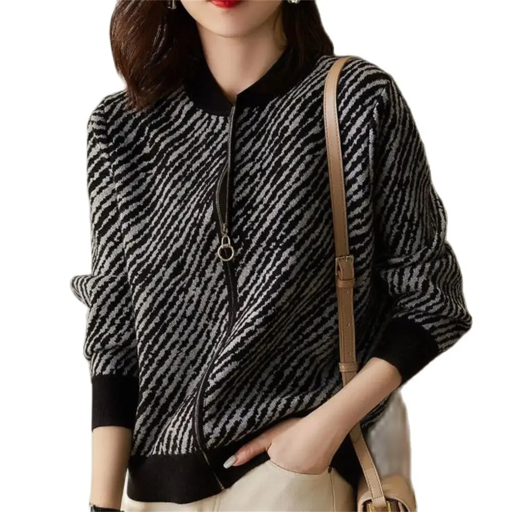 

Autumn Winter Striped Zipper Sweater Coat Ladies Casual All-match Jacket Top Women Fashion Knit Cardigan Outwear Sweatercoat