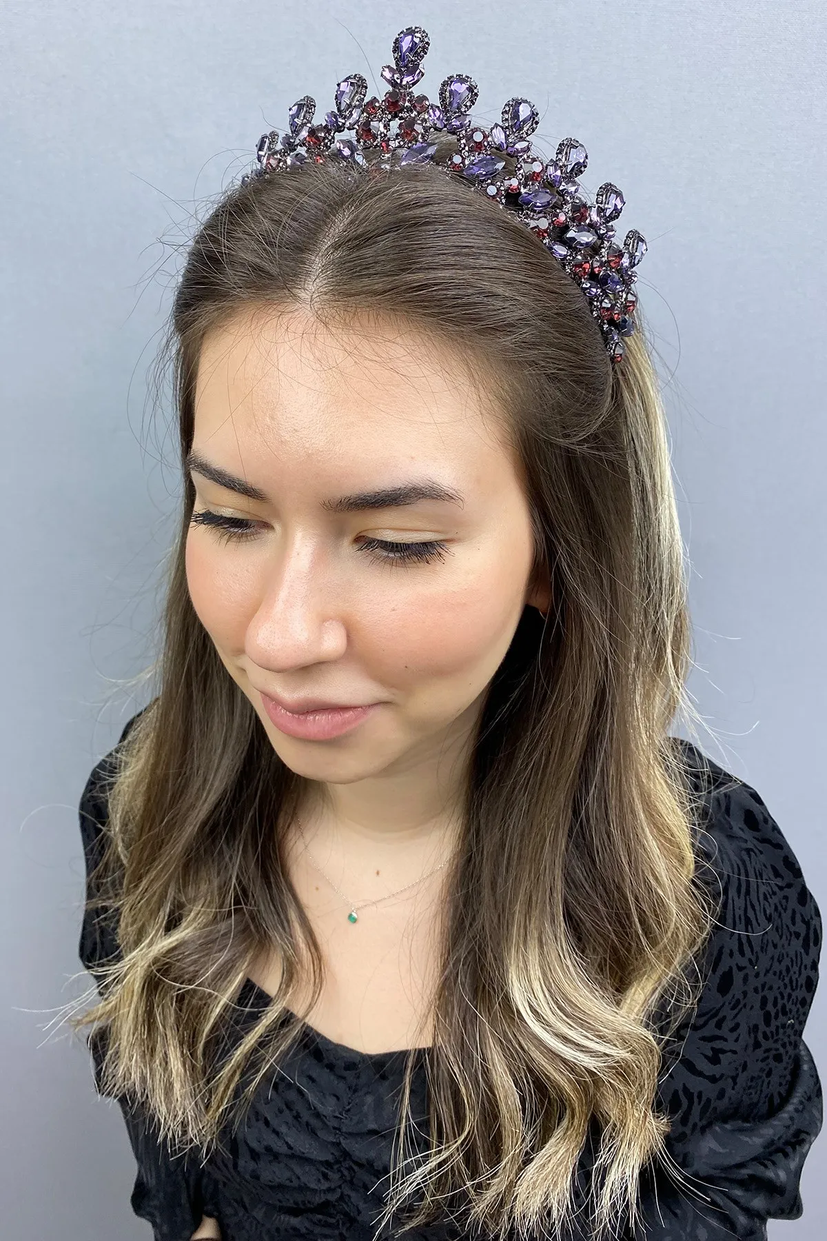 

Anthracite Claret Red Beety Henna Bridal Crown