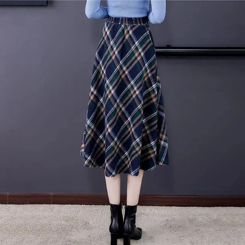 Молодой стиль зимняя новая мода корейская клетчатая флокированная юбка