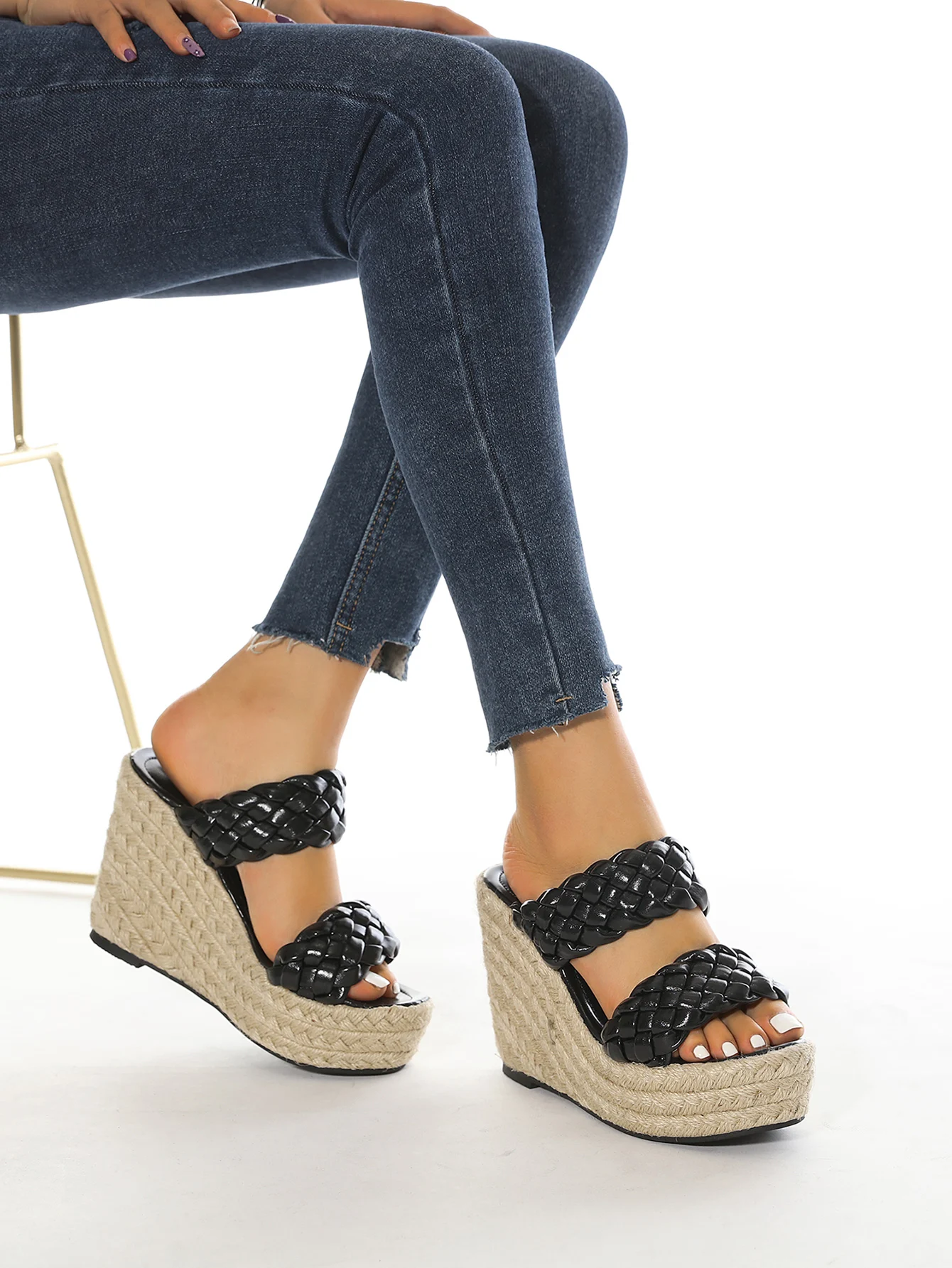 

DOGHC 2022 NEW Straw Wedges Slippers Women Sandals Female Shoe Fashion Heeled Shoe Casual Summer Slides Slippers Women Open Toe