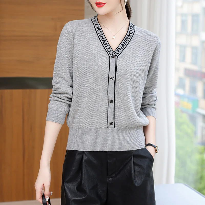 

V-neck Woolen Sweater Women's Thin Early Autumn Sweater New Style 2021 Spring and Autumn Sweater Short Base Coat