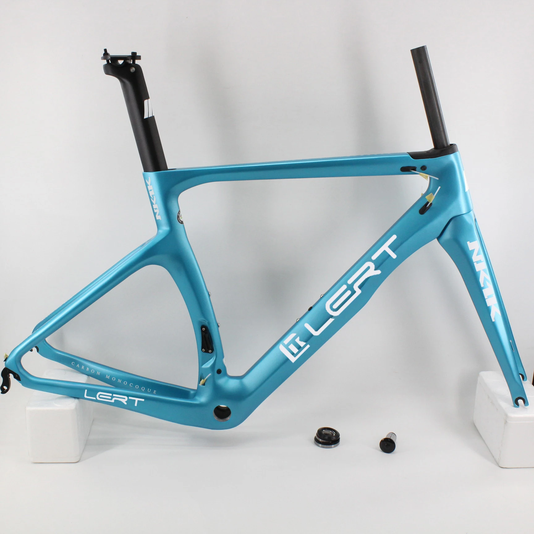

Newest Blue 700C Racing Road Bike 3K Full Carbon Bicycle Frame Carbon Fork+seatpost+clamp+headsets Lightest велосипед Cycling