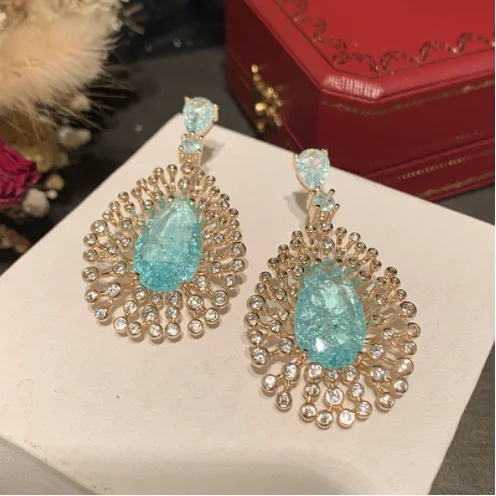 

Women Green water drop earrings exaggerated temperament and generous fireworks super flash zircon S925 silver needle earrings