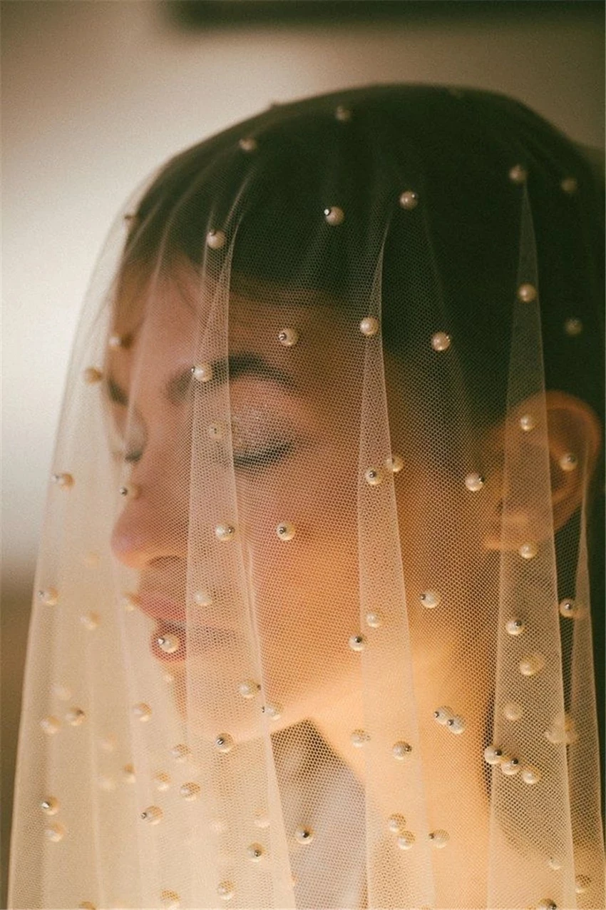 Длинная свадебная вуаль без гребня однослойная Фата с жемчугом белый/цвета