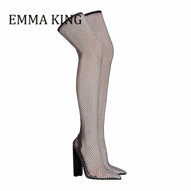 

Женские сапоги выше колена в сеточку, украшенные кристаллами, с острым носком, на массивном каблуке, блестящие вечерние сапоги с вырезами