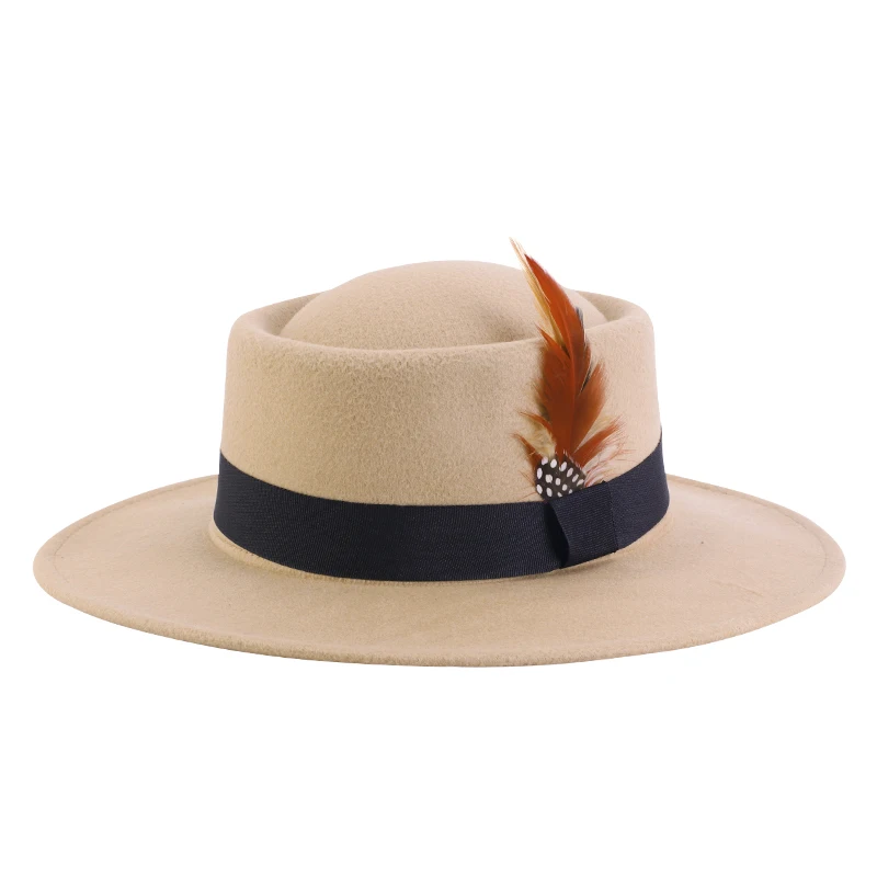 

Classic Fedora Hat Wool Flat Top Hat With Feather Luxury Unisex Fashion Caps for Men Women Solid Color Dress Wedding Decorate