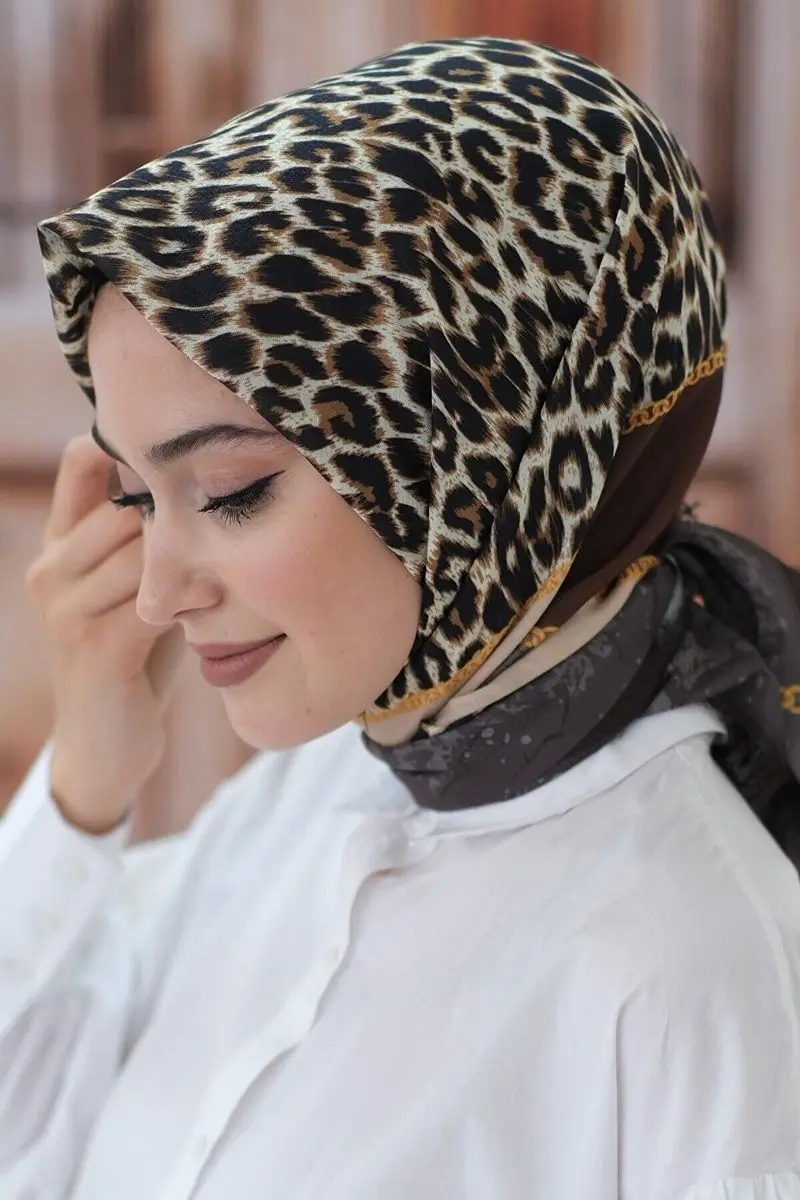 

Patterned cotton scarf Muslim Fashion Custom Printed Hijab Turkey Production Quality Fabric