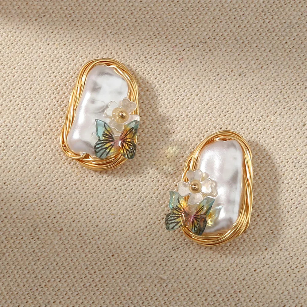 

2022 Hand-wound Wire Temperament Vintage Delicate Earrings Female Baroque Style Pearl Butterfly Creative Design Fashion Jewelry