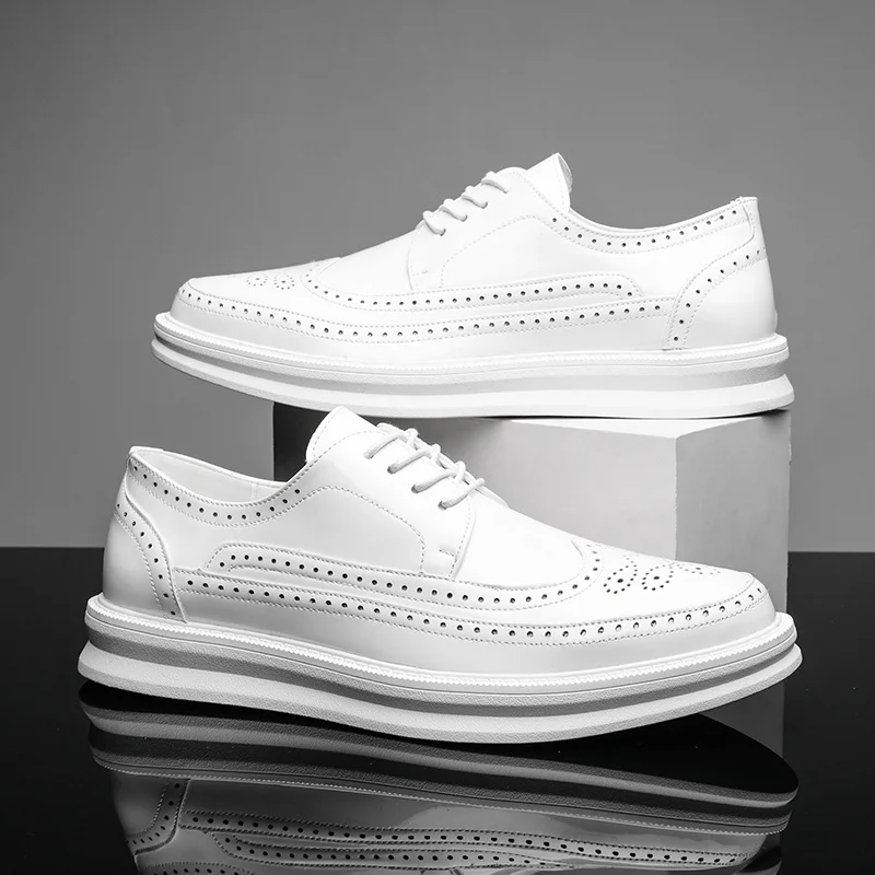 

Bullock carved men's shoes Korean version British trend inner increase 4cm 6 thick soles increase casual leather shoes men's