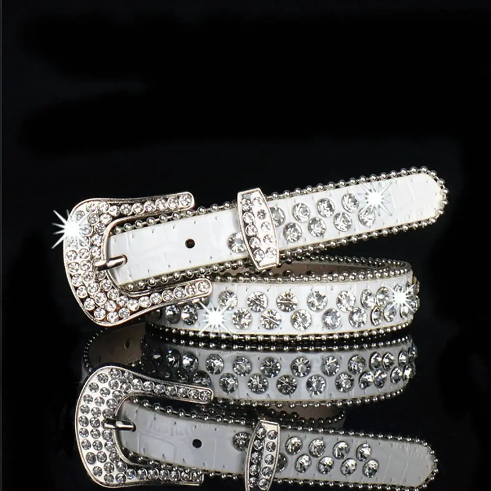 Ремень из искусственной кожи с шипами и кристаллами
